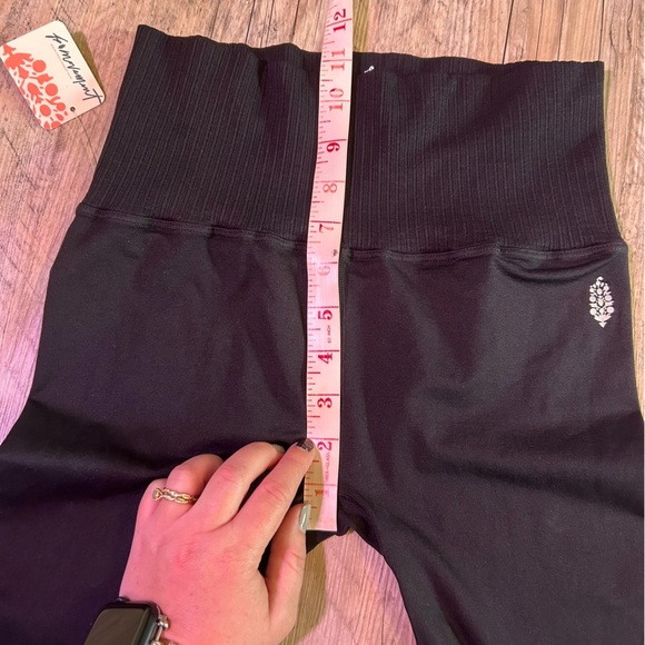 NWT FP Movement Free People Classic Black Leggings Ribbed Cutout Sz M/L - Picture 10 of 11